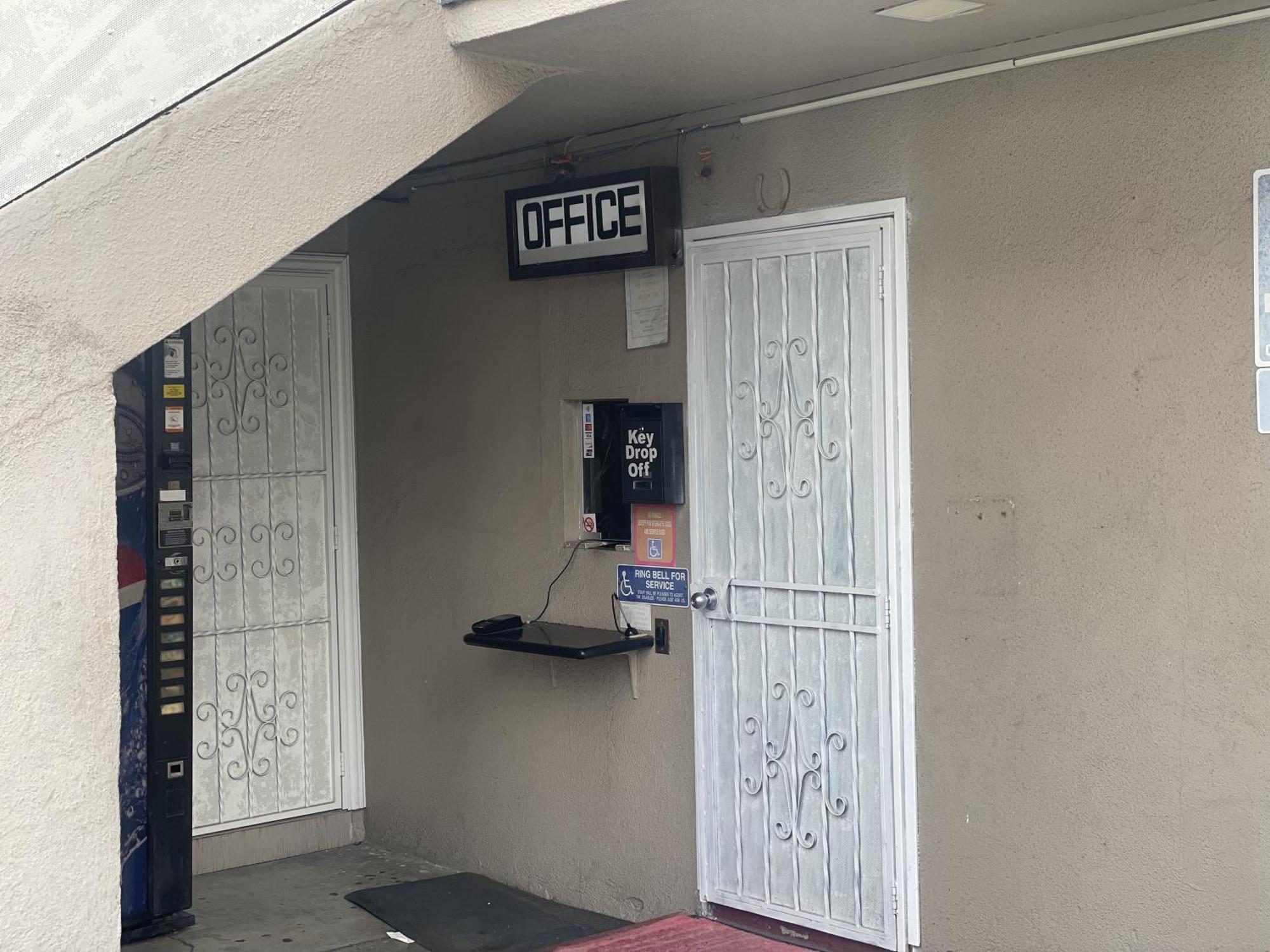 Bob'S Motel Commerce Bagian luar foto
